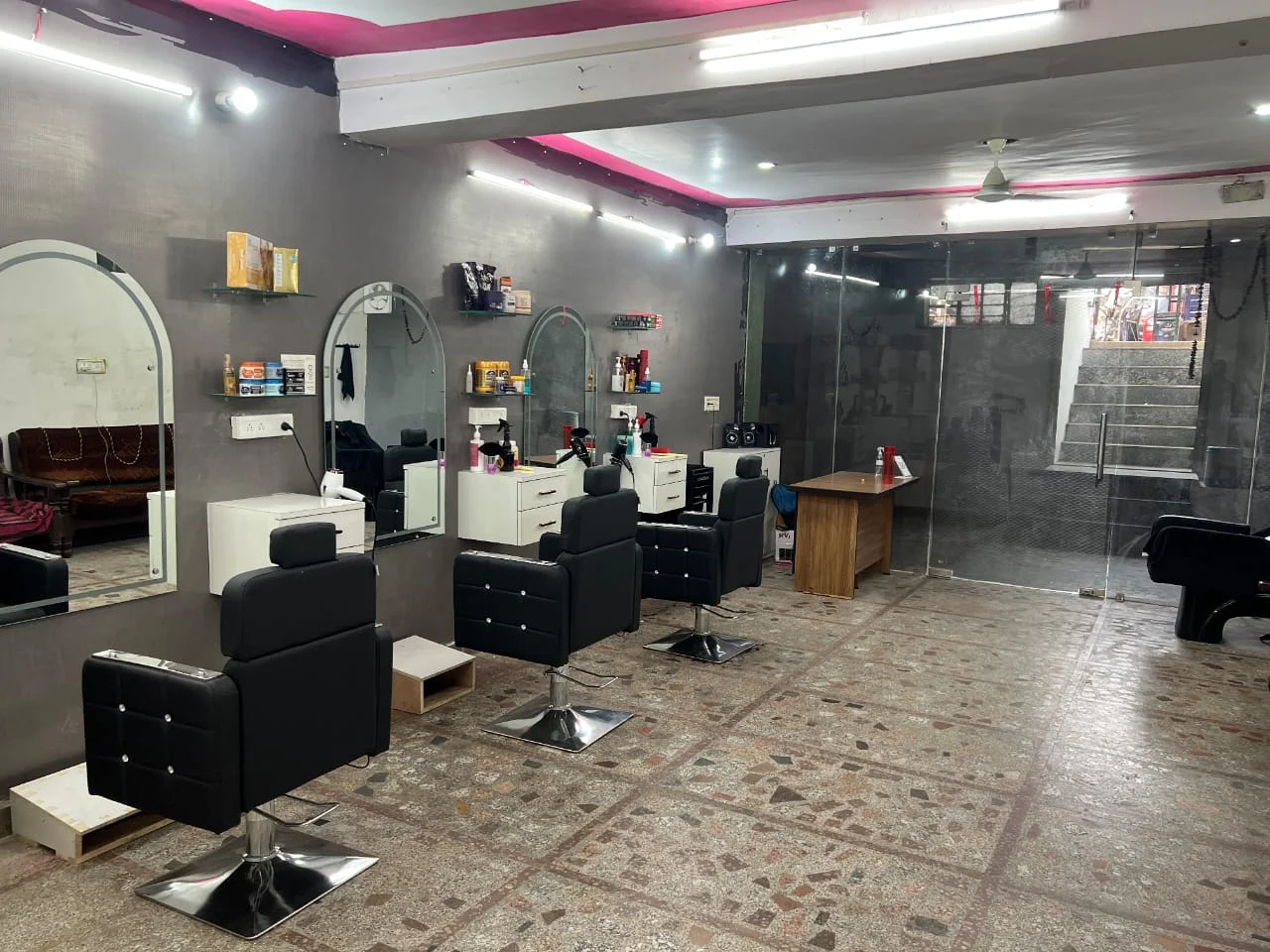 THE SHAH HAIR ZONE