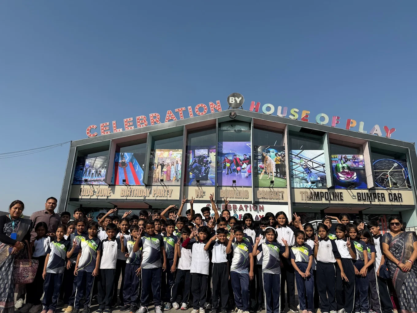 Shree Vidhya Aashram Kids Zone School logo